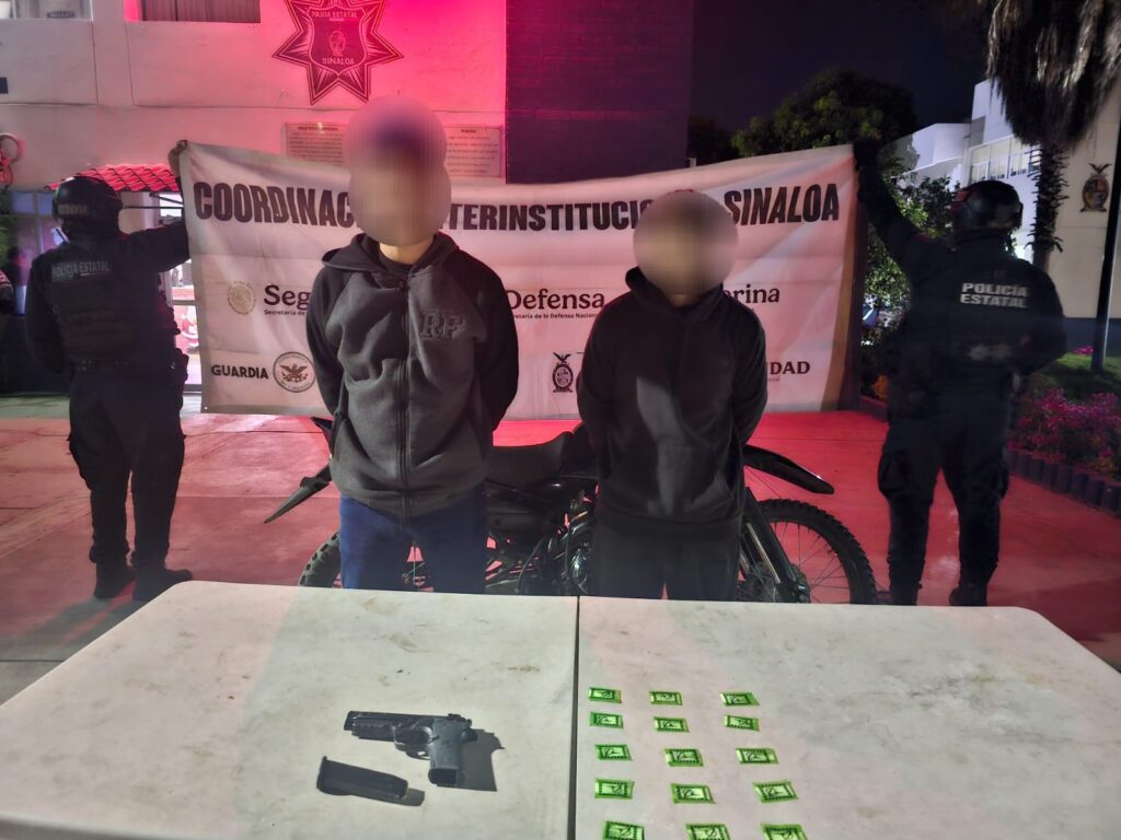 Autoridad detiene a 2 hombres, asegura arma y droga