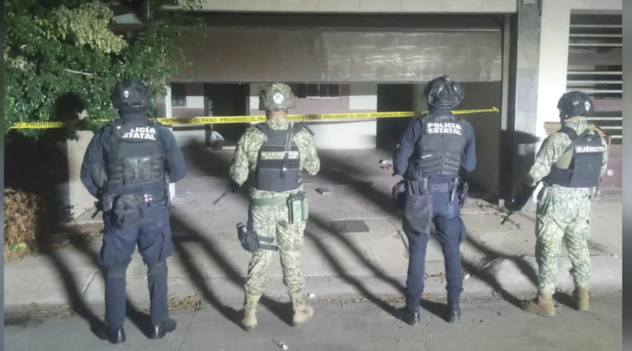 Autoridades ingresan a un inmueble tras operativo