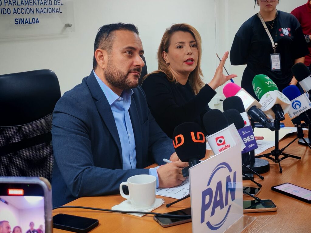 Jorge González Flores Y Roxana Rubio Valdez