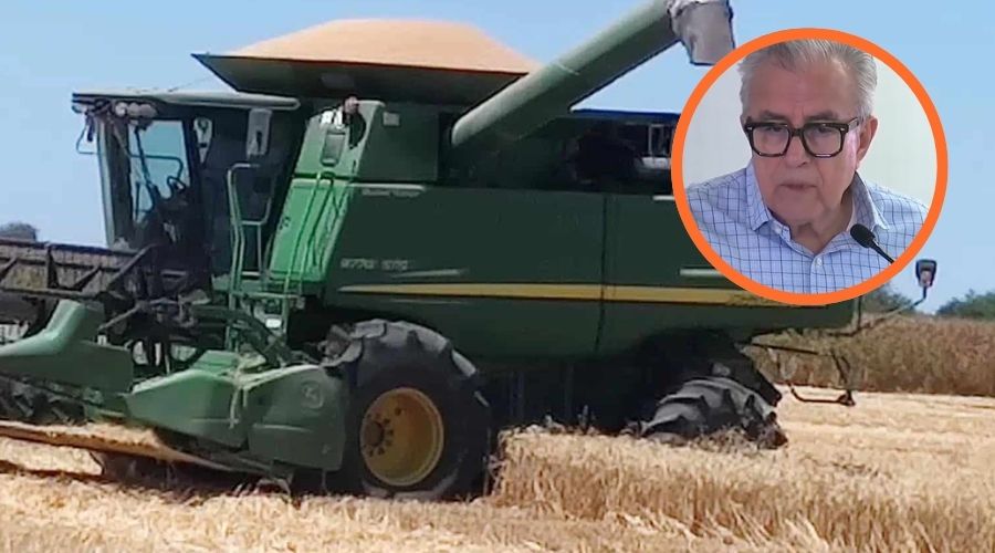 Máquina de trigo en campo junto a Rubén Rocha Moya