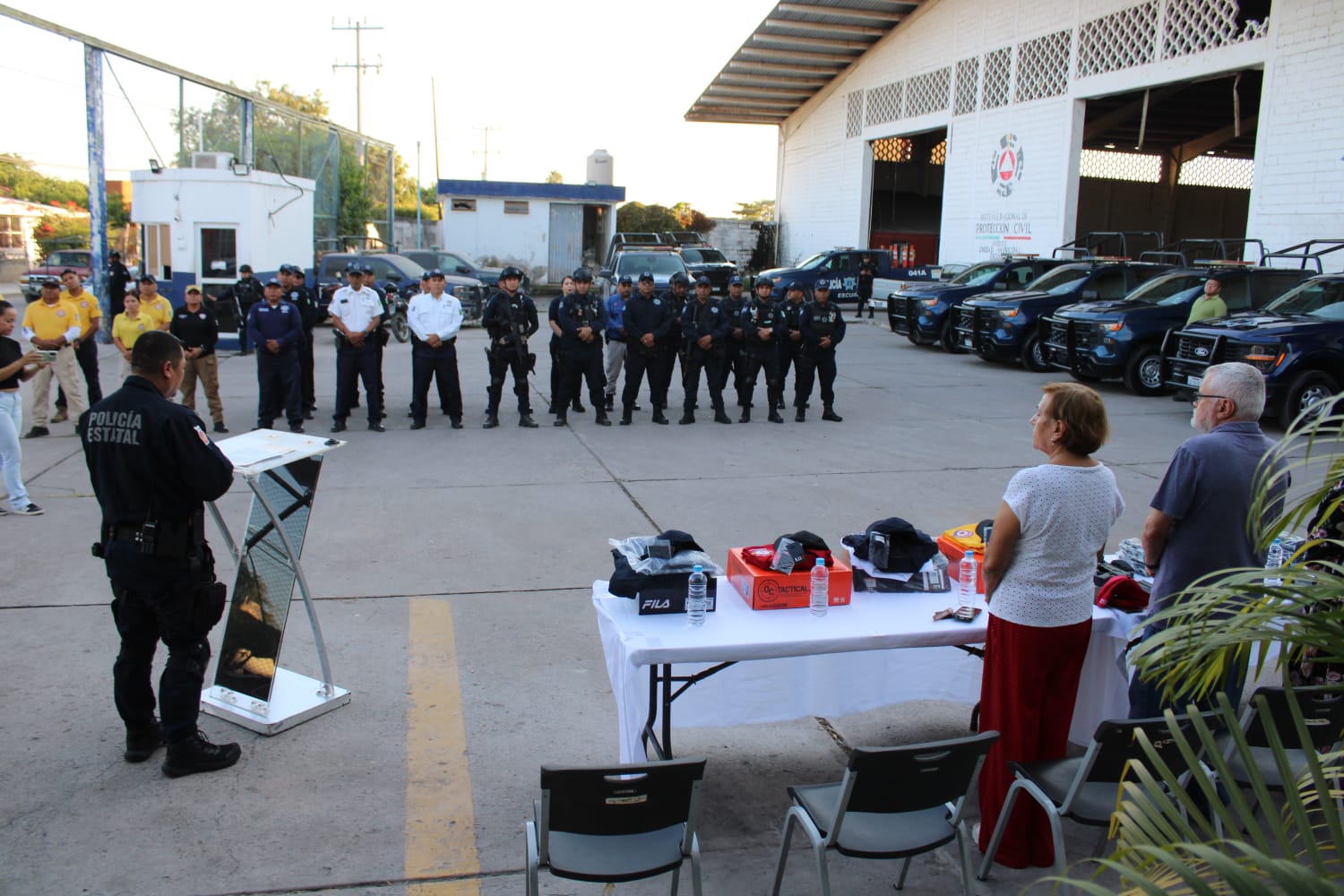 Refuerzan a la Policía Municipal de Escuinapa con nuevas patrullas, armas y uniformes