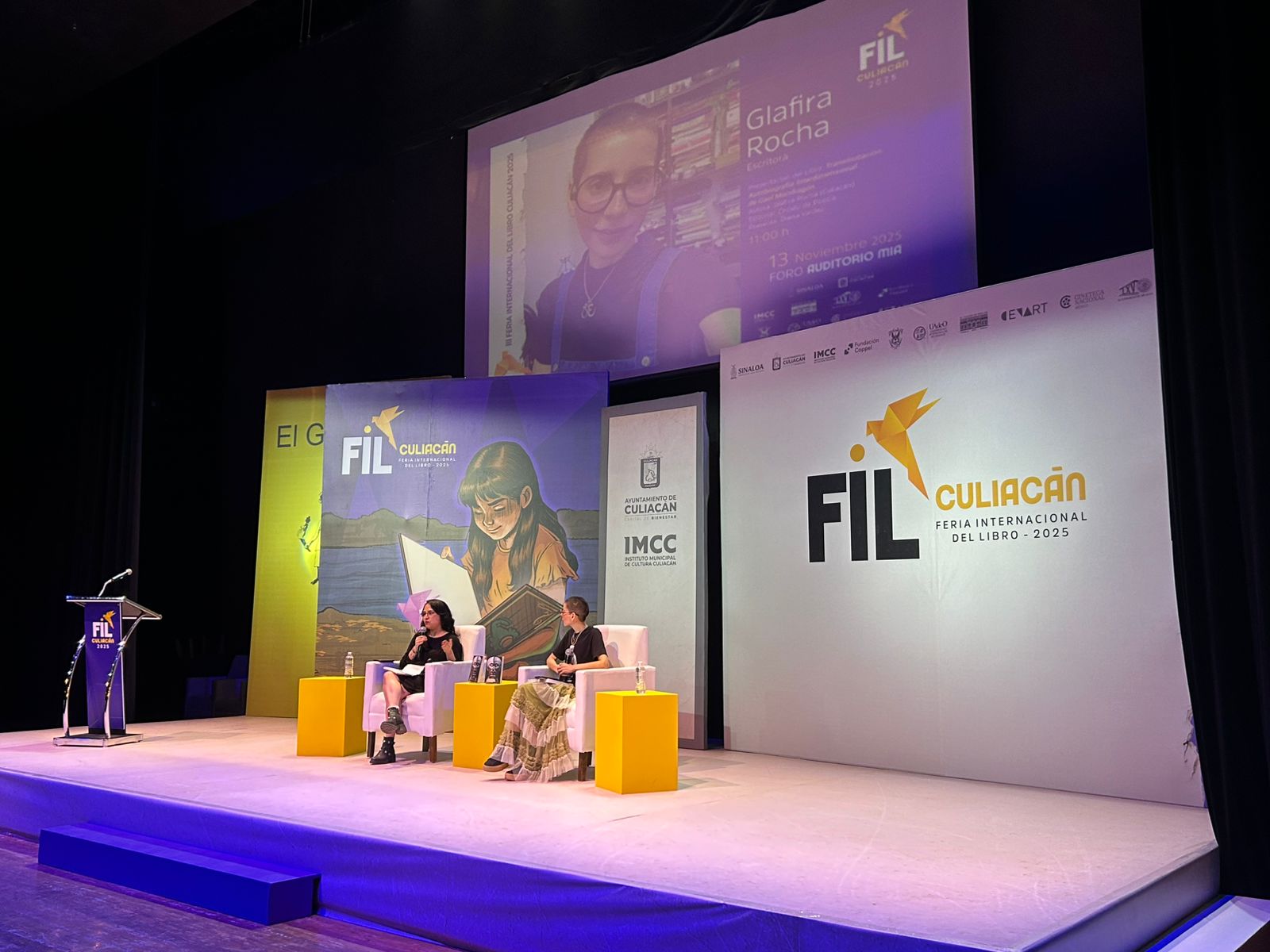 Escenario de la Feria Internacional del Libro Culiacán 2025