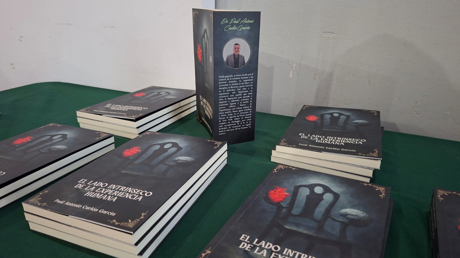 Libro El Lado Intrínseco de la Experiencia Humana de Paul Antonio Carlón