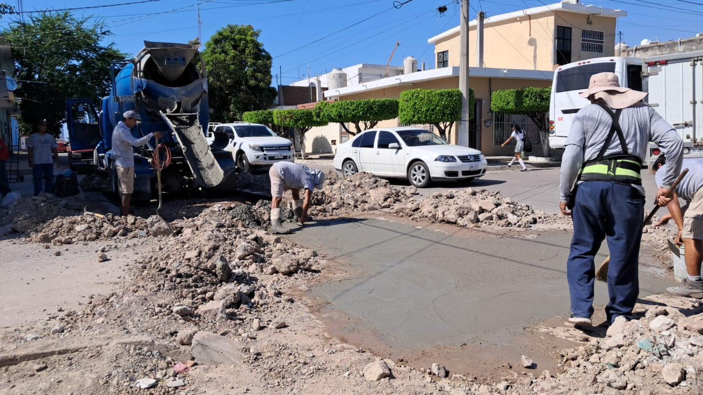 Reparación de calle en Mazatlán