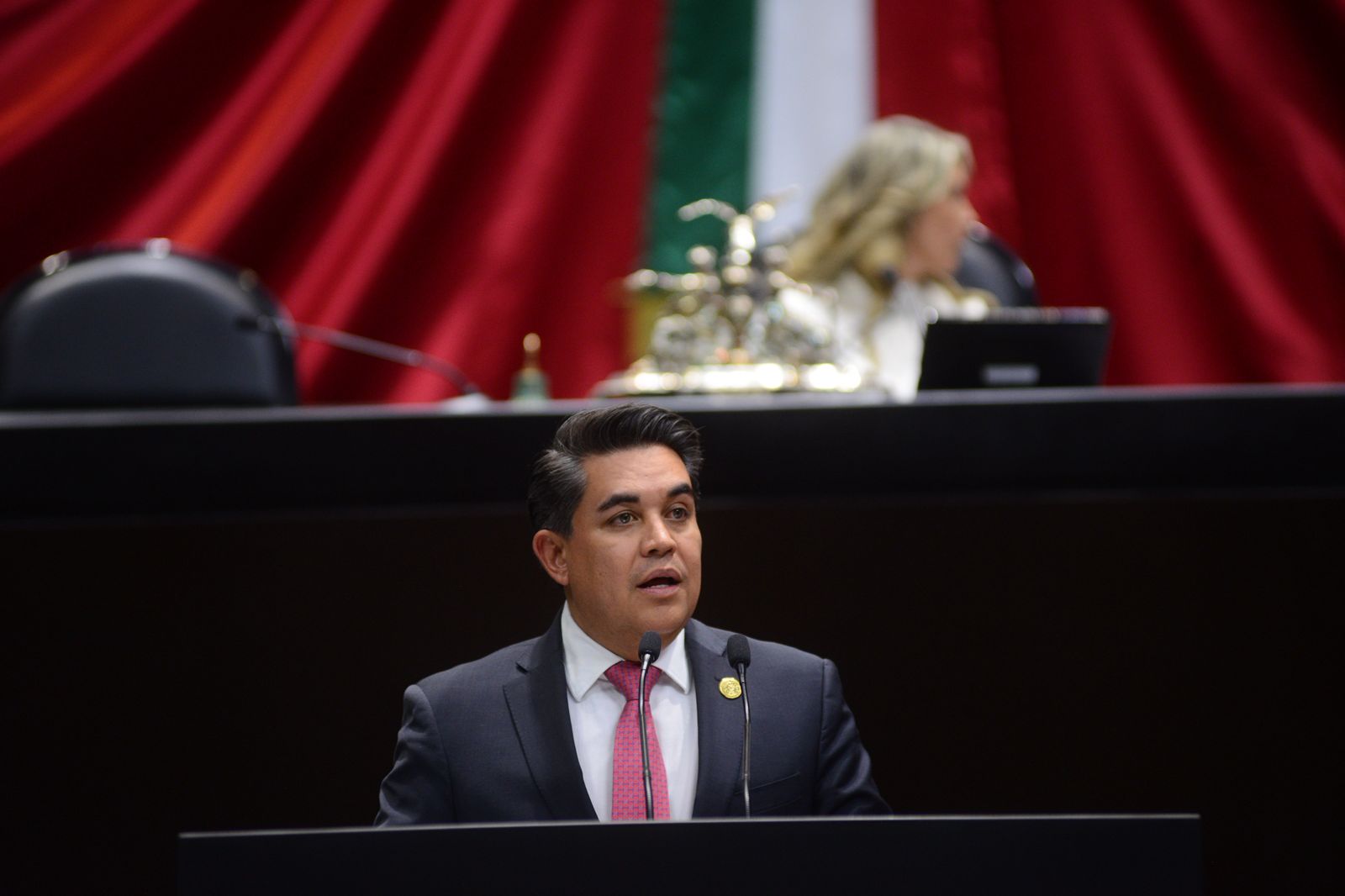 Ricardo Madrid en el senado