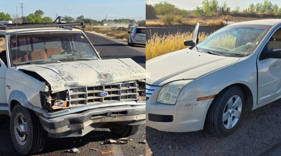 Dos carros chocados en la carretera Guamúchil-Angostura