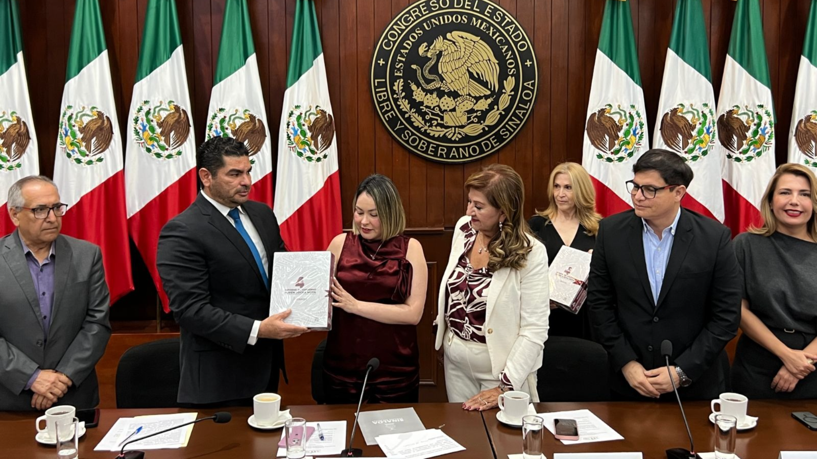 Secretaria de Gobierno, Yeraldine Bonilla junto a María Teresa Guerra