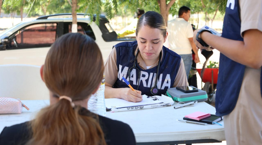 Consulta de salud en la Jornada Médica en Elota