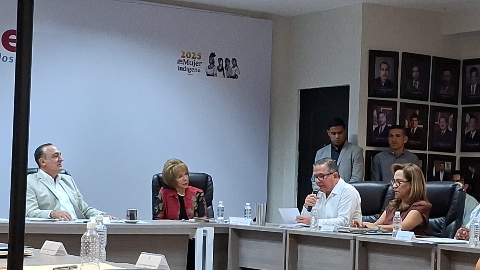 Regidores en sesión ordinaria del cabildo de Ahome