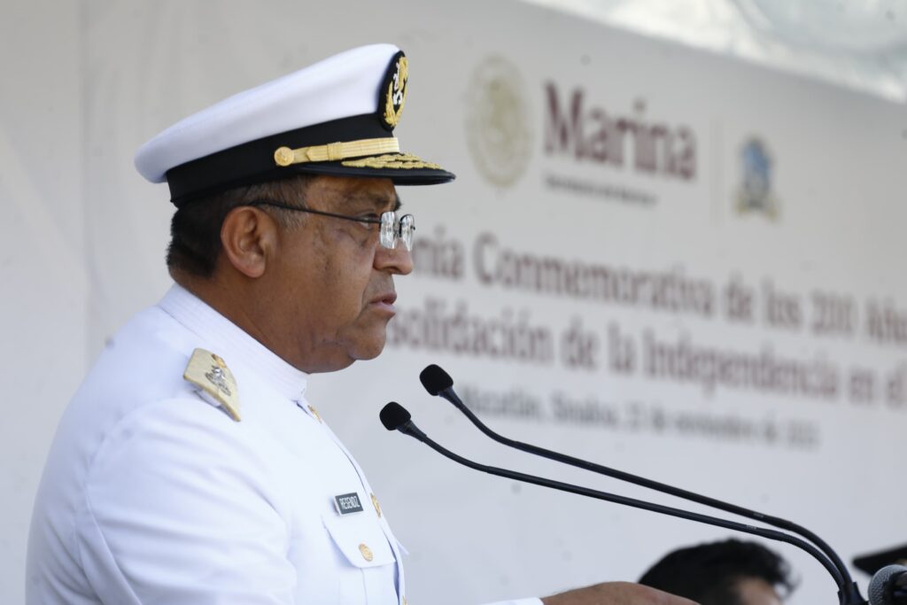 El Vicealmirante José Daniel Reséndiz