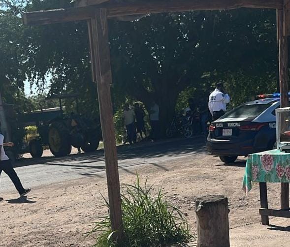 Policía de Tránsito en calle donde ocurrió accidente en motocicleta
