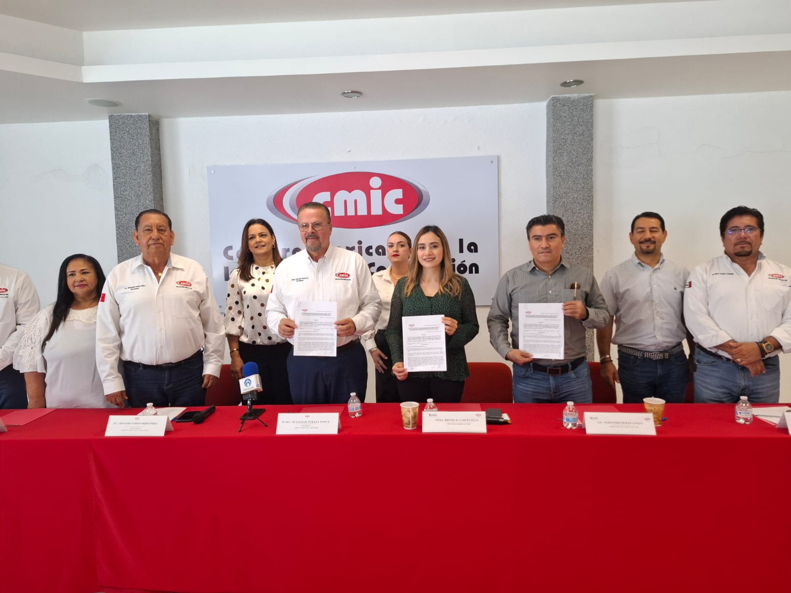 integrantes de CMIC e Icatsin firman convenio estratégico en Mazatlán