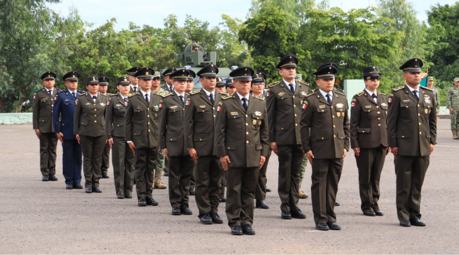 Entrega de ascensos a 24 elementos de la Tercera Región Militar en Mazatlán.