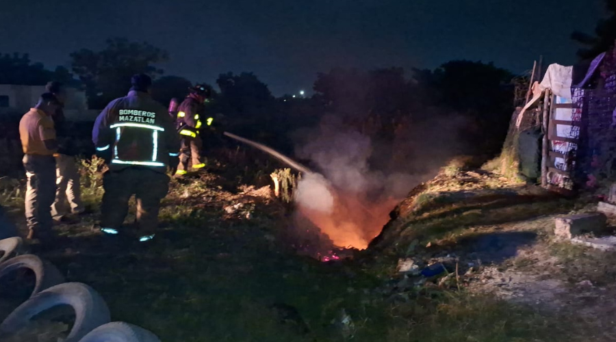 Los elementos de Bomberos y de Protección Civil Municipal acudieron al lugar de los hechos.