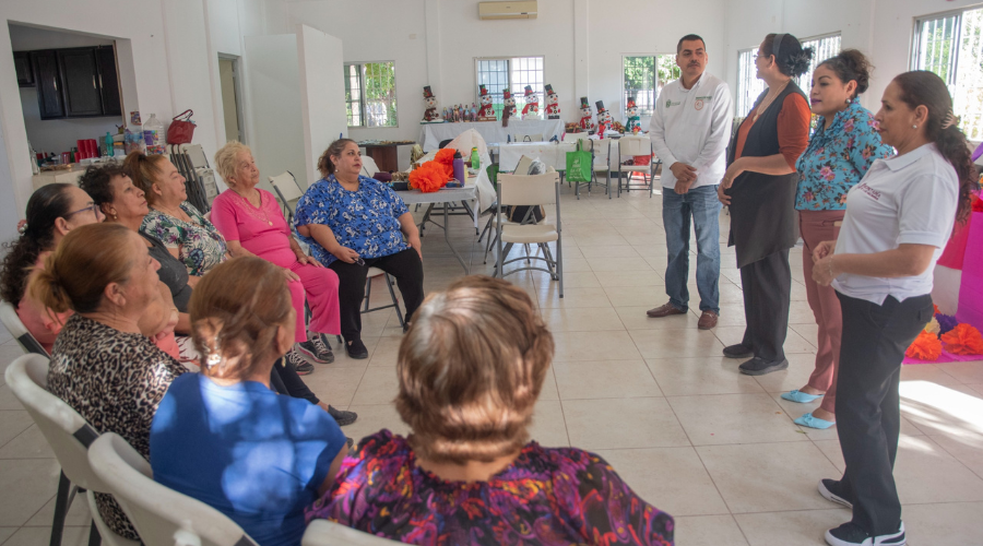 Jornada de apoyo por el DIF Bienestar Culiacán a personas adultas mayores