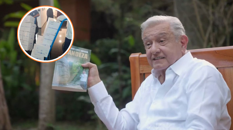 AMLO con su nuevo libro