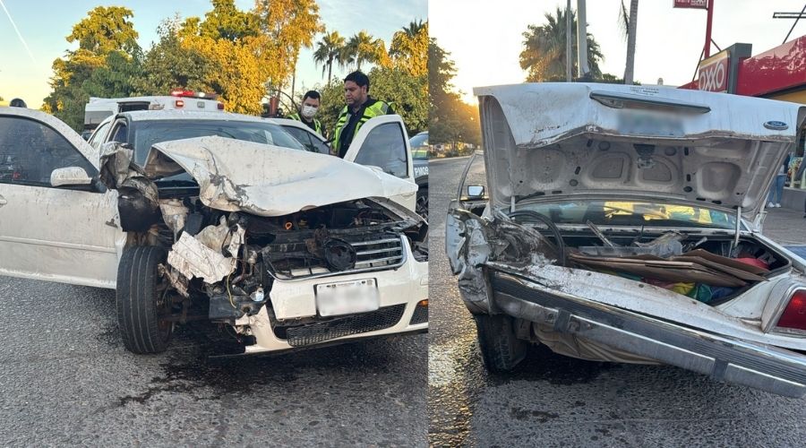 Dos carros chocados en Los Mochis