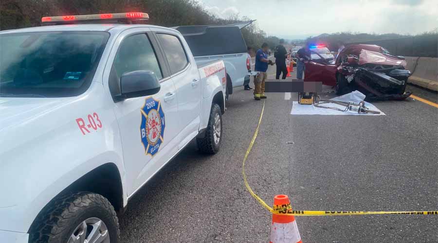 Accidente en carretera Mazatlán-Culiacán deja a una mujer sin vida