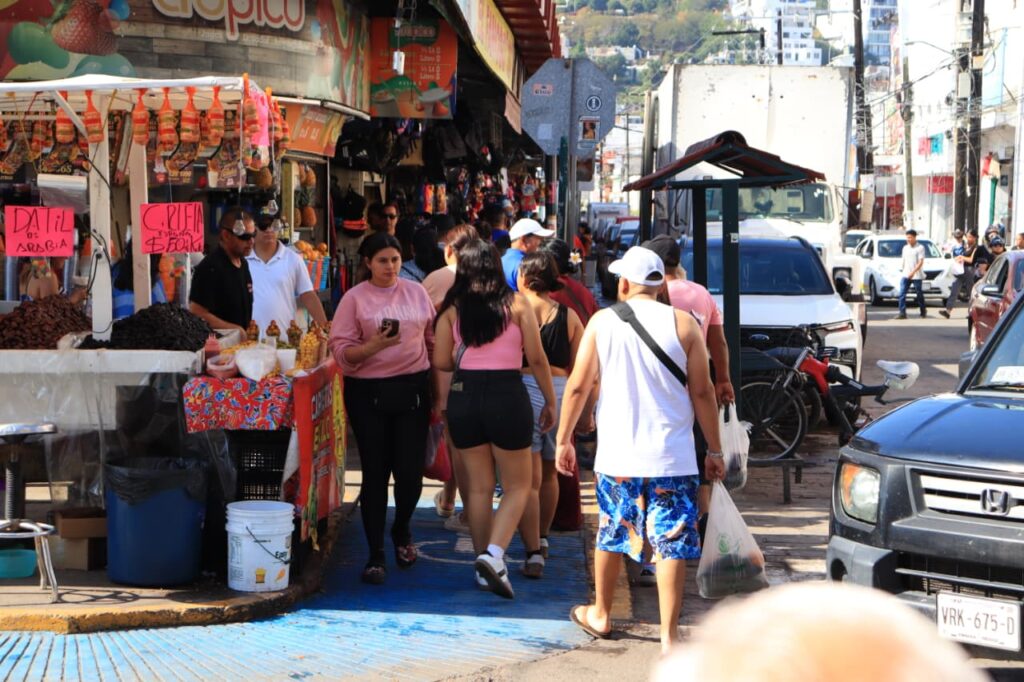 Presencia de ciudadanos en Mazatlán