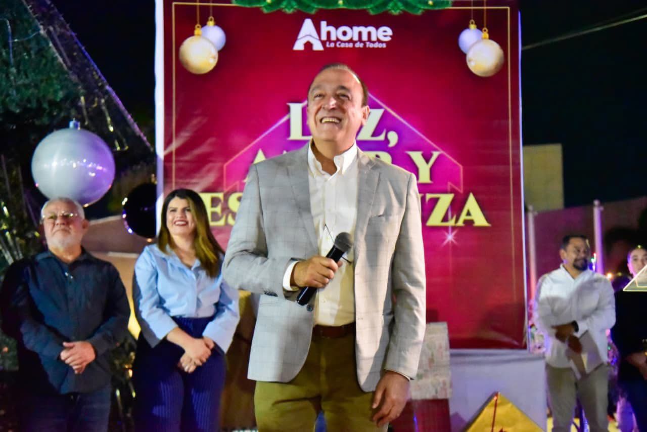 Antonio Menéndez de Llano Bermúdez en un evento navideño