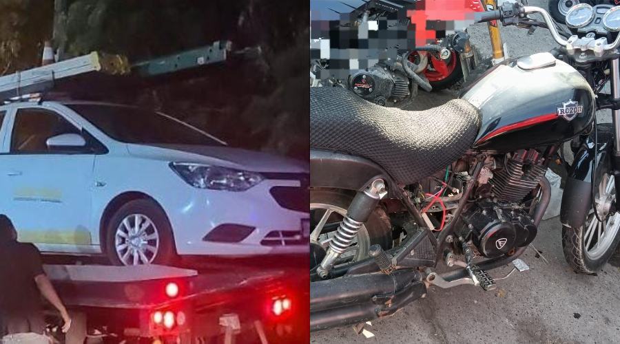 Un vehículo en una grúa y una motocicleta