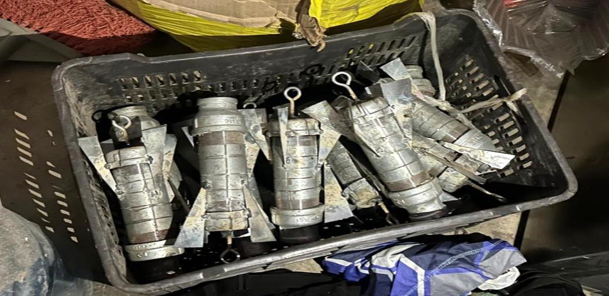 Caja con explosivos en su interior