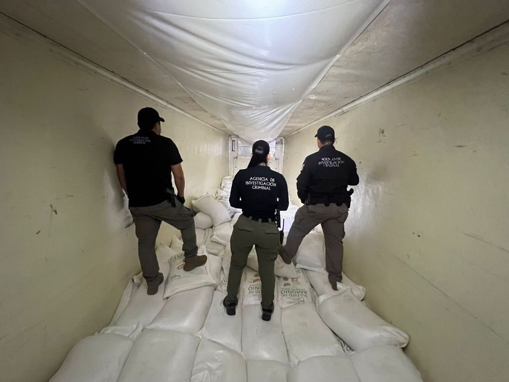 García Harfuch reporta decomiso de 320 kg de metanfetamina en Los Mochis, Sinaloa; hay 2 detenidos