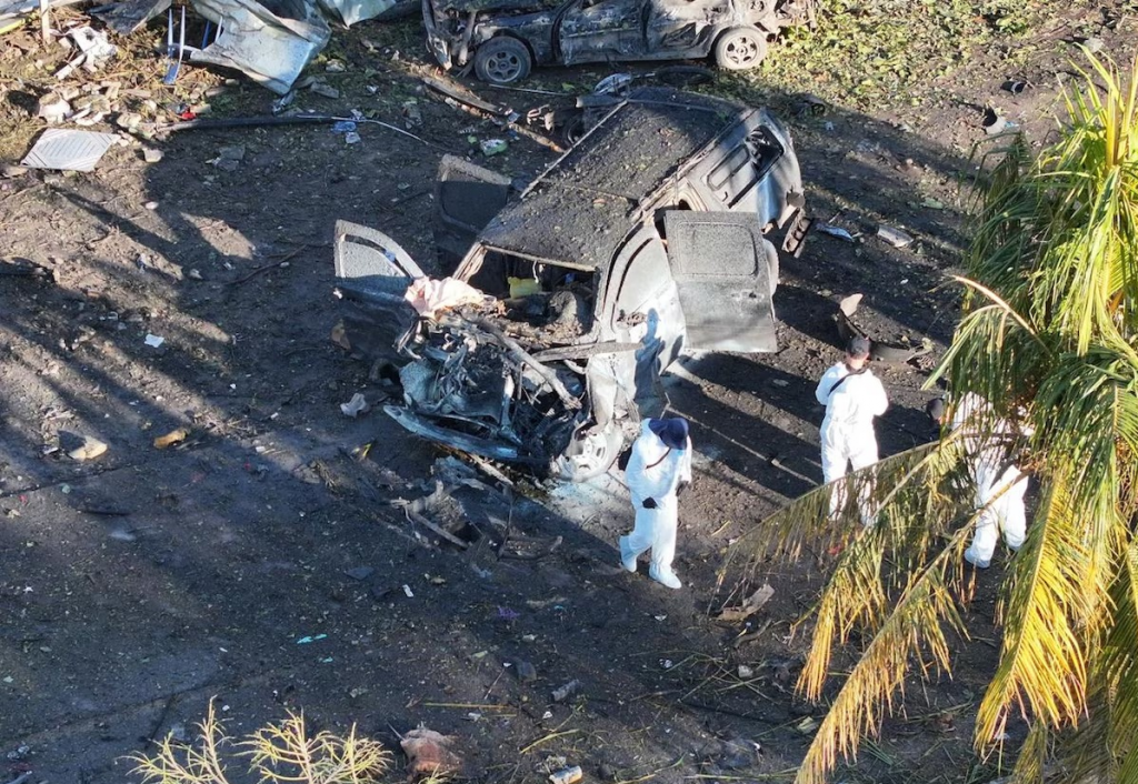Auto bomba en Coahuayana, Michoacan