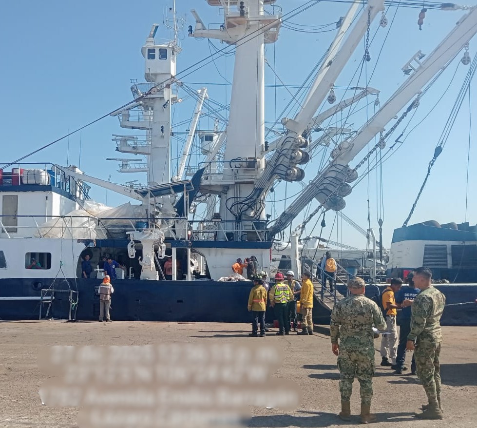 Tripulantes de barco atunero se intoxican al inhalar solventes tras realizar mantenimiento, en Mazatlán