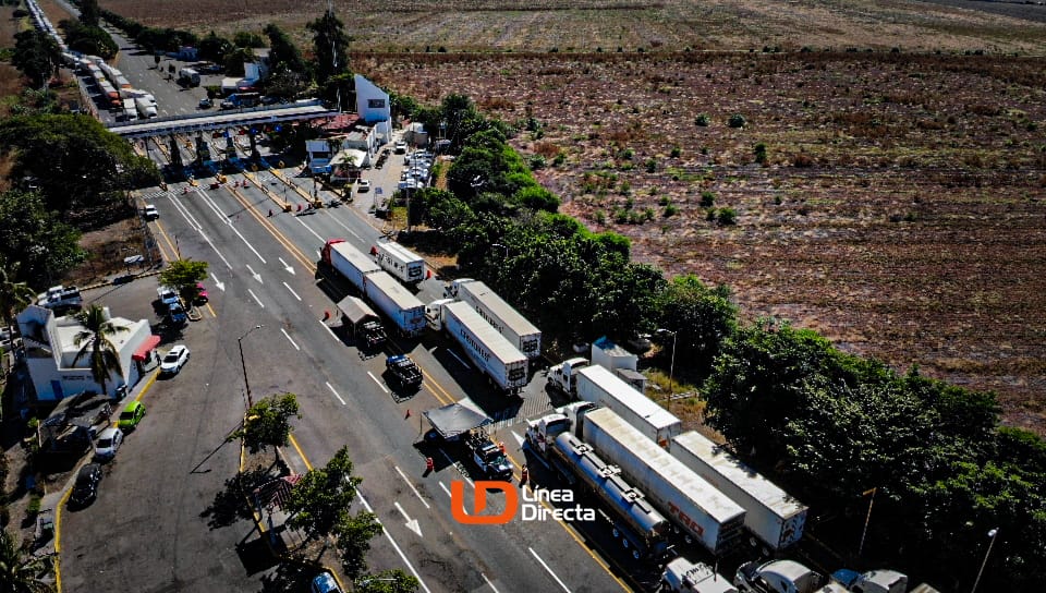 Bloqueo de caseta en Culiacán