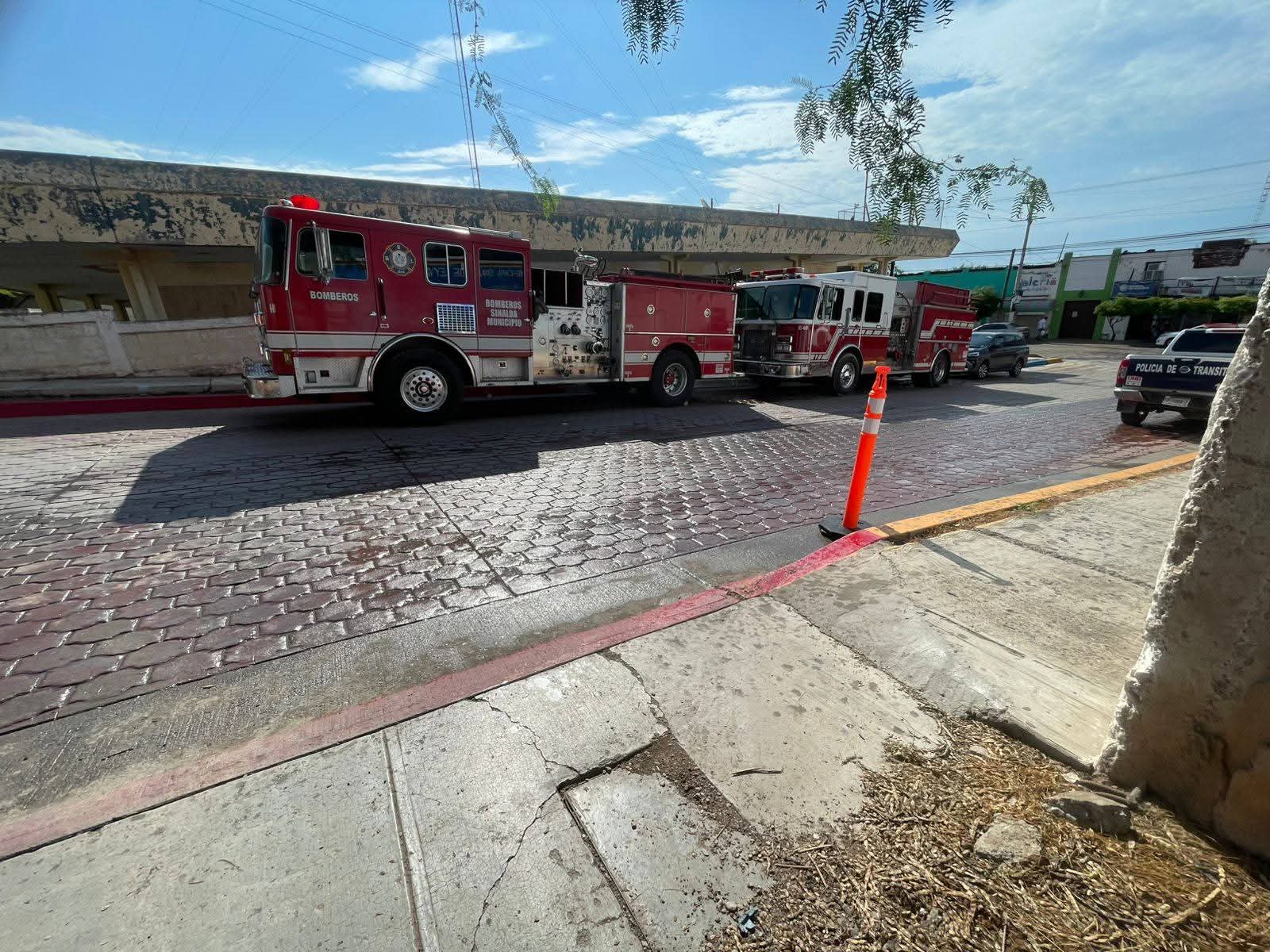 Camiones de Bomberos en Sinaloa municipio.