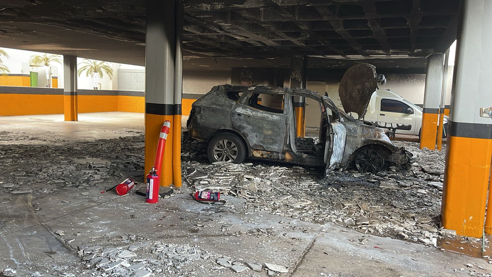 Camioneta incendiada