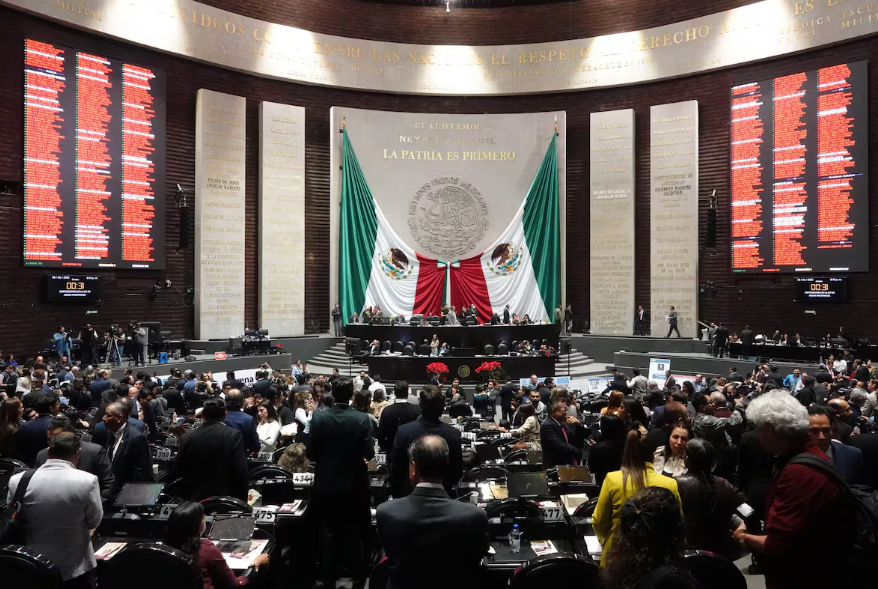 Senado acelera la aprobación de la Ley de Aguas entre protestas y acusaciones de imposición