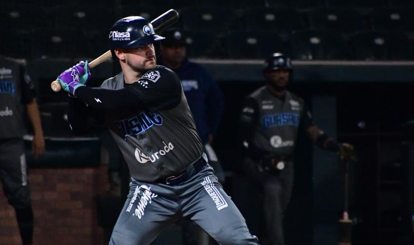 ¡Gran regreso! Con jonrones de Orlando Piña y Levi Jordan, Algodoneros venció a Yaquis en Obregón
