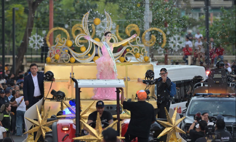 Multitudinario desfile en Villahermosa para celebrar y recibir a Fátima Bosch