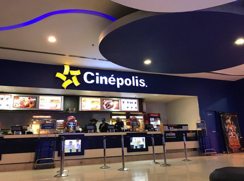 Entrada de Cinépolis.