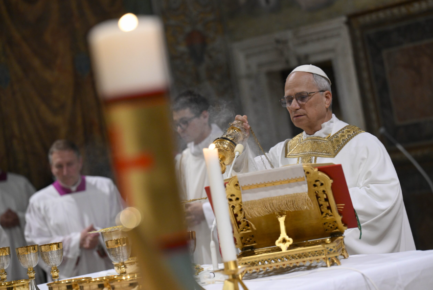 Desde el Vaticano, León XIV pide iniciar 2026 con misericordia y libertad
