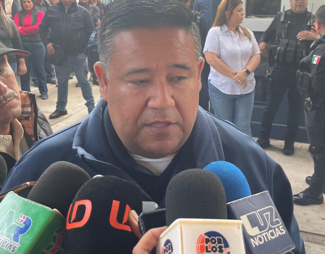 secretario de Seguridad Pública y Tránsito Municipal de Ahome, Carlos Francisco Rodríguez Ponce en entrevista con los medios
