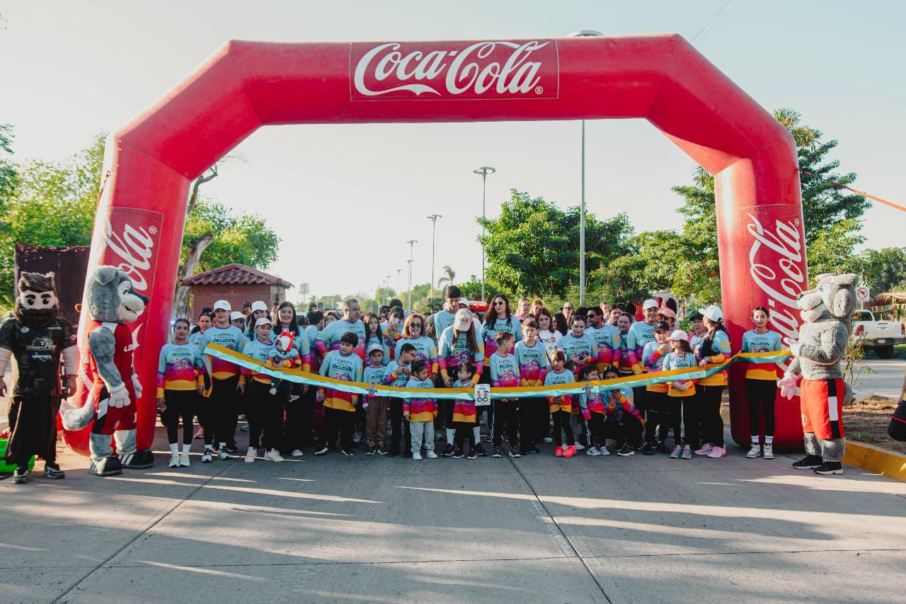Corren por la inclusión: niños del espectro autista llenan de color y diversión el malecón de Guasave