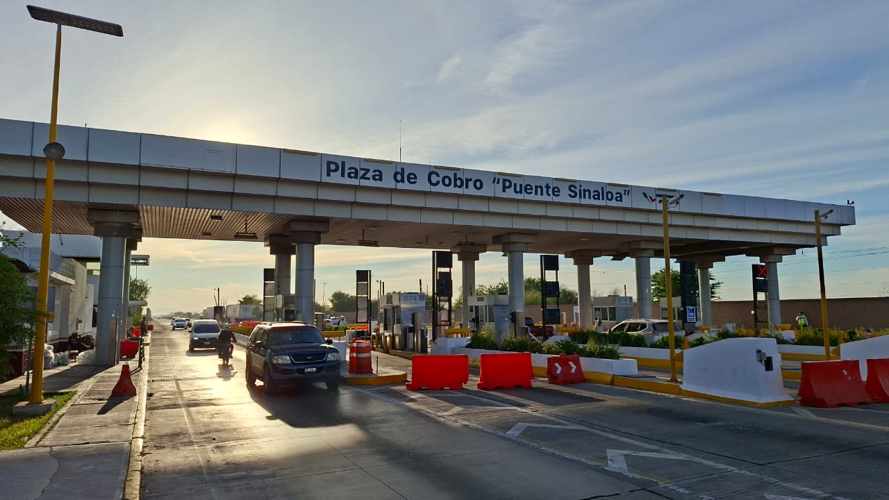 Caseta de Cobro Cuatro Caminos bloqueada