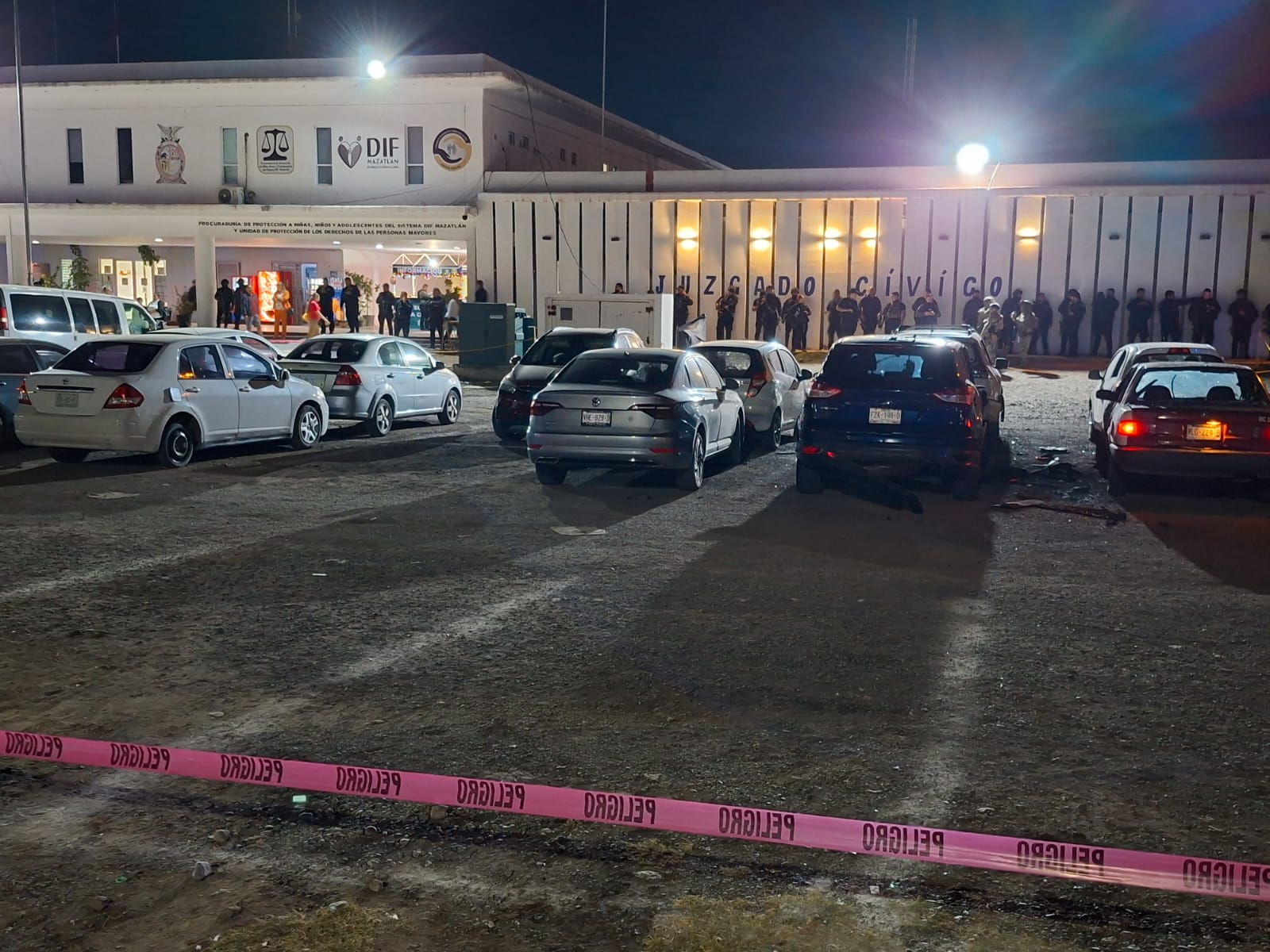 Cinta policial en el Centro de Seguridad Ciudadana de Mazatlán