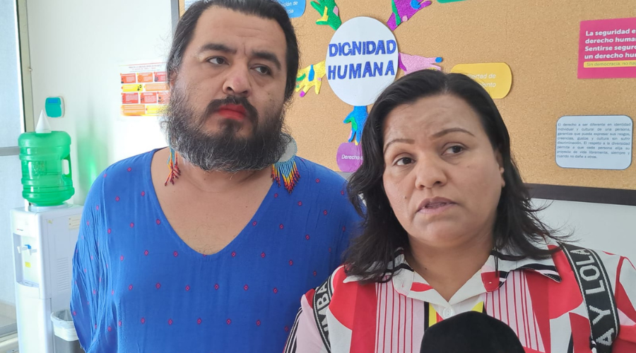 Dignora Valdez acude a las oficinas de la CEDH
