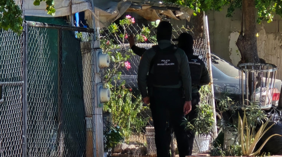 Elementos de seguridad en el lugar de los hechos.