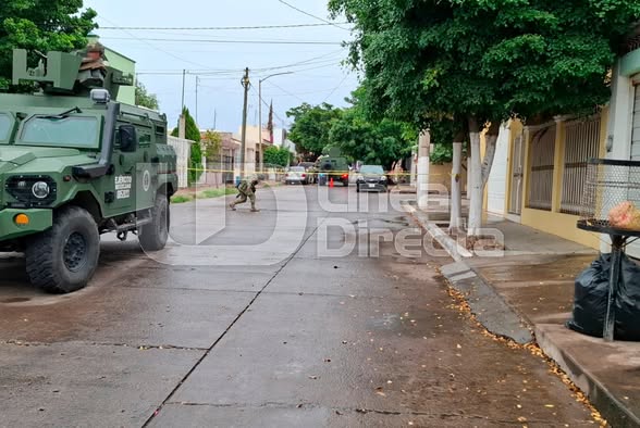 Unidad del Ejercito Mexicano en una calle de una colonia