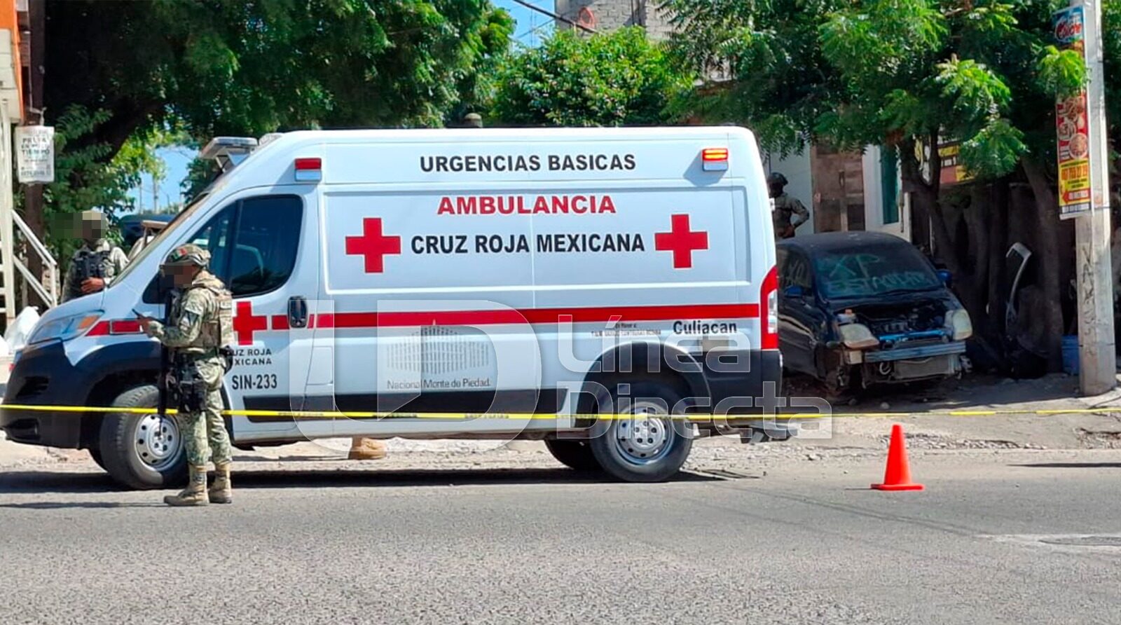 Elementos de Cruz Roja y Ejército Mexicano en Culiacán