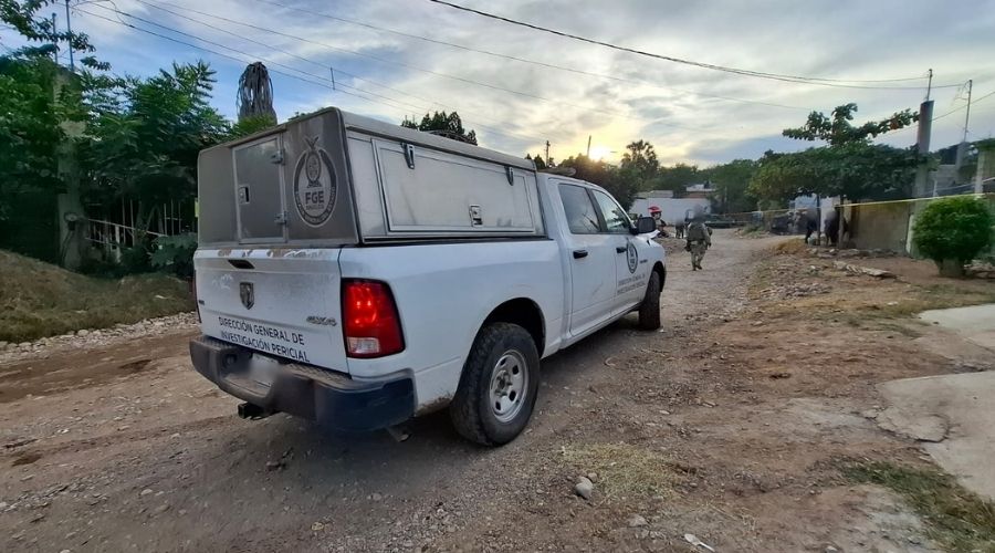 Camioneta de la Fiscalía General de Sinaloa