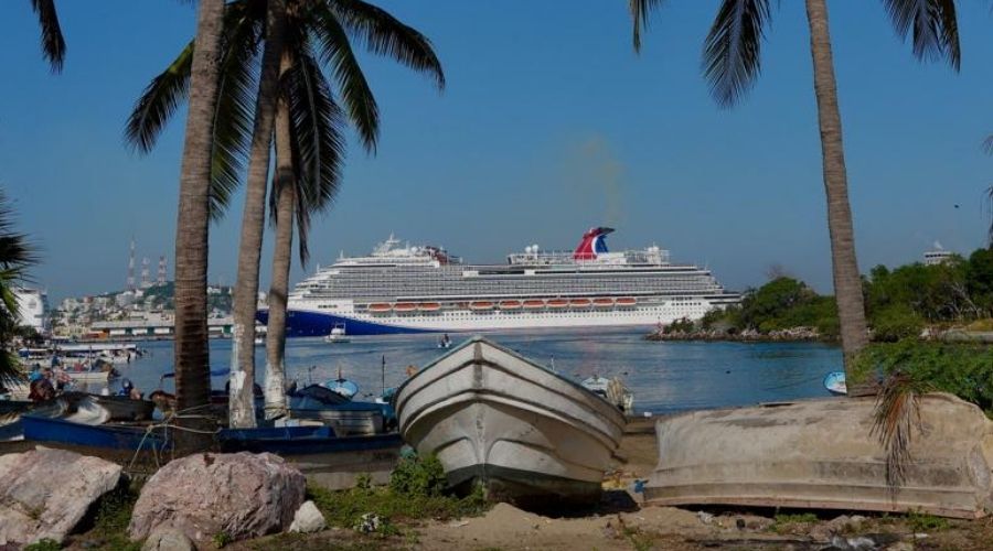 Crucero en el Mar de Mazatlán