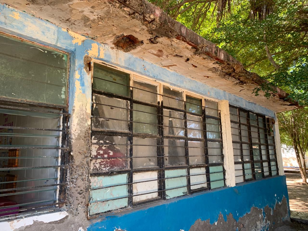 Escuela deteriorada