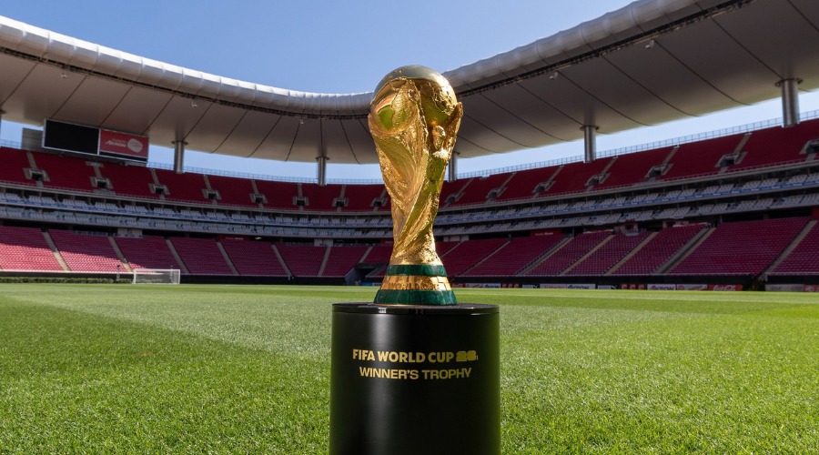 Copa del mundo sobre una base en el Estadio Azteca