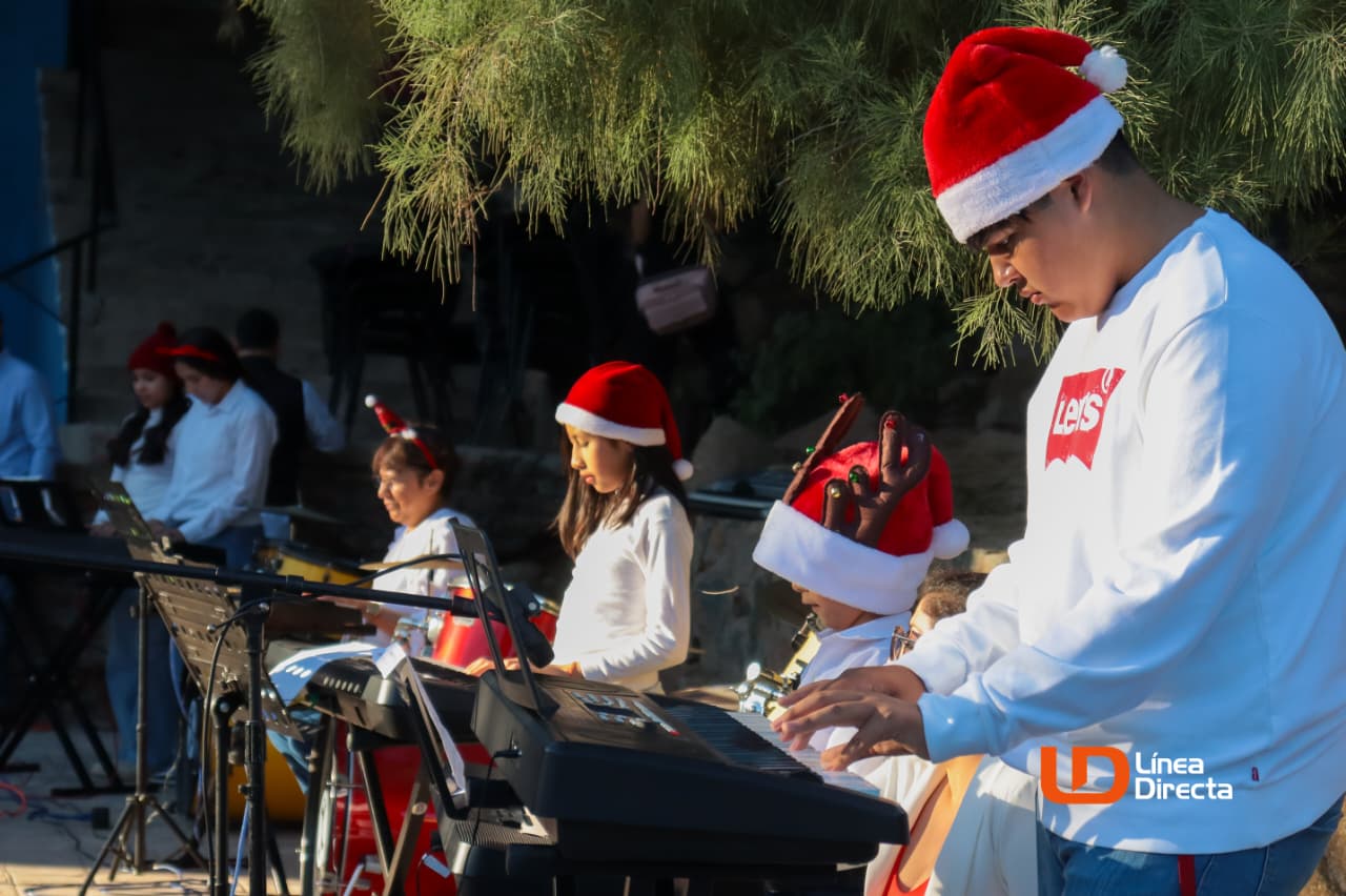 Realizan Festival Navideño de la Casa de la Cultura Conrado Espinoza